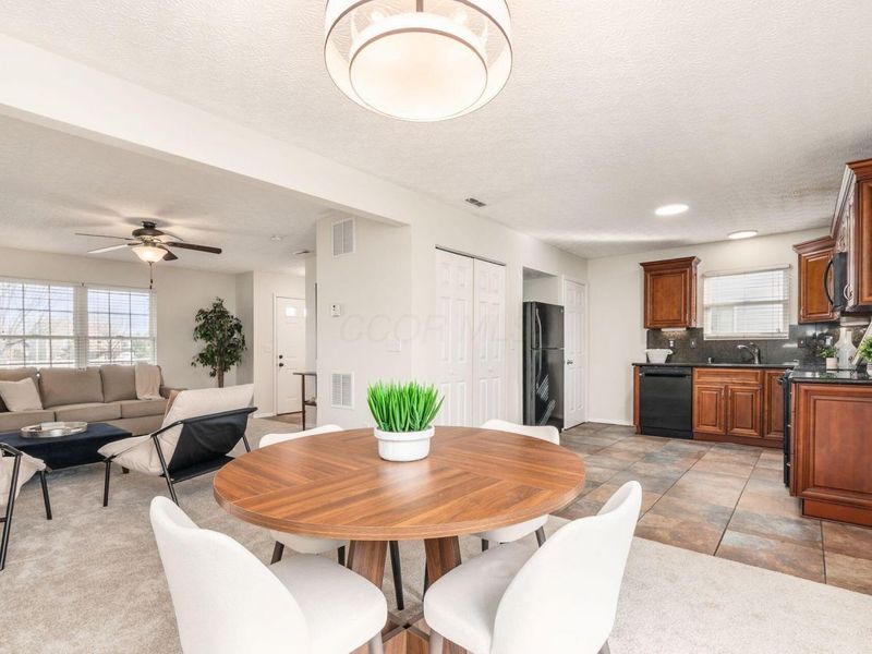 2553 Silver Fir Lane, Grove City, OH 43123 Photo 8