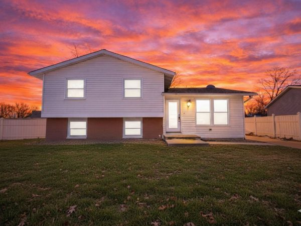 867 Harris Drive, Bolingbrook, IL 60440