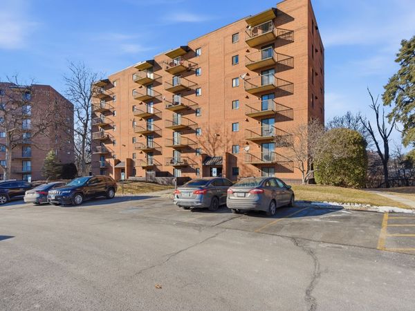 6010 Lake Bluff Drive, Unit 402, Tinley Park, IL 60477