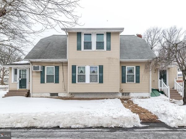 2002 EDGELY ROAD, LEVITTOWN, PA 19057