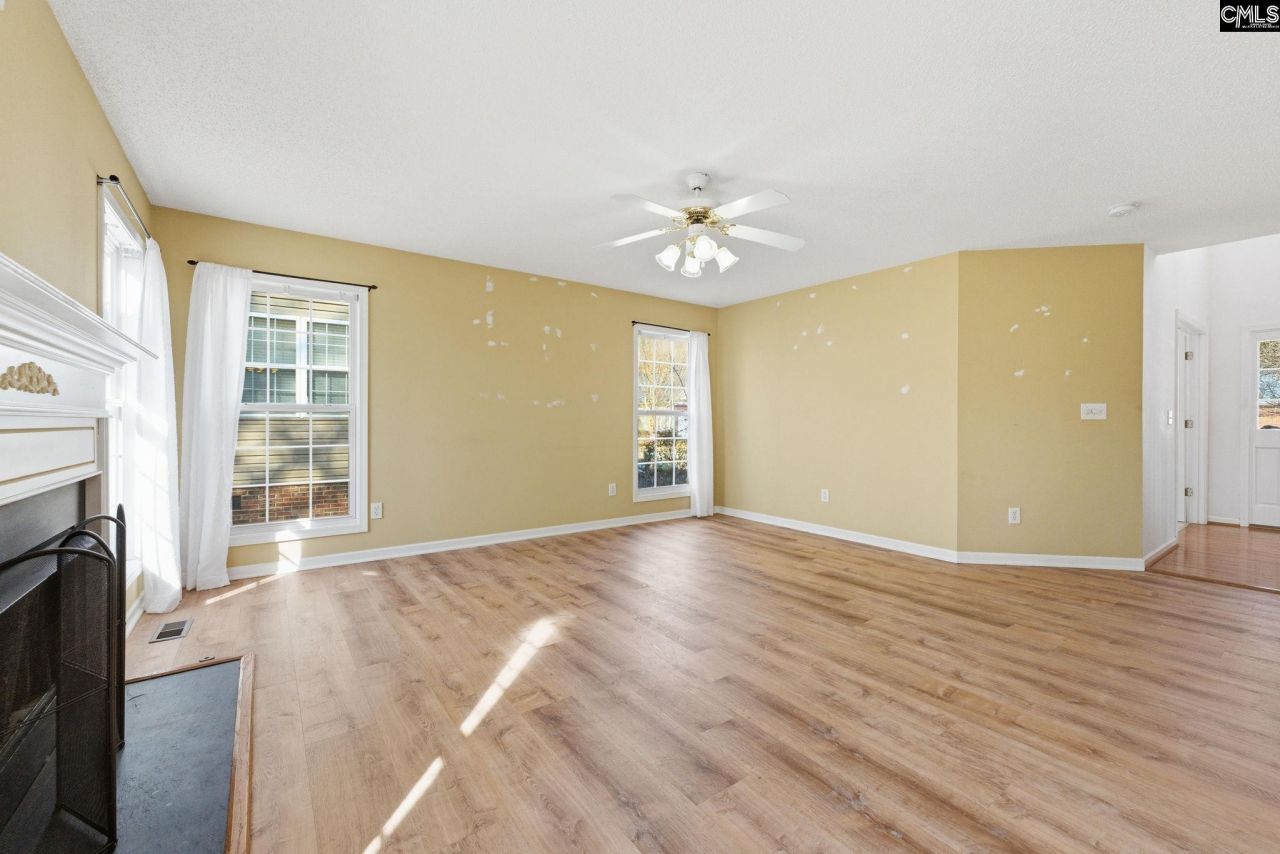 321 Delaine Woods Drive Photo 17