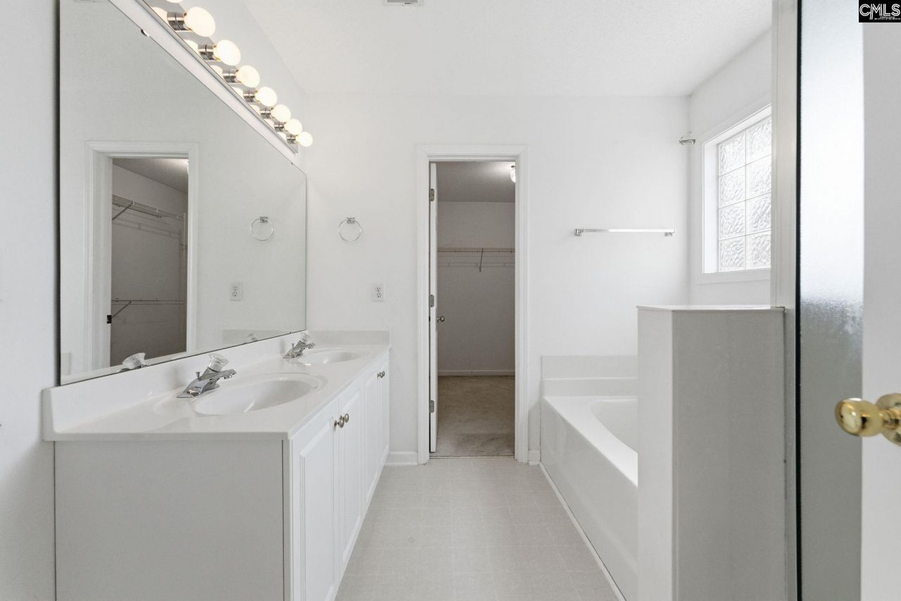 321 Delaine Woods Drive Photo 34