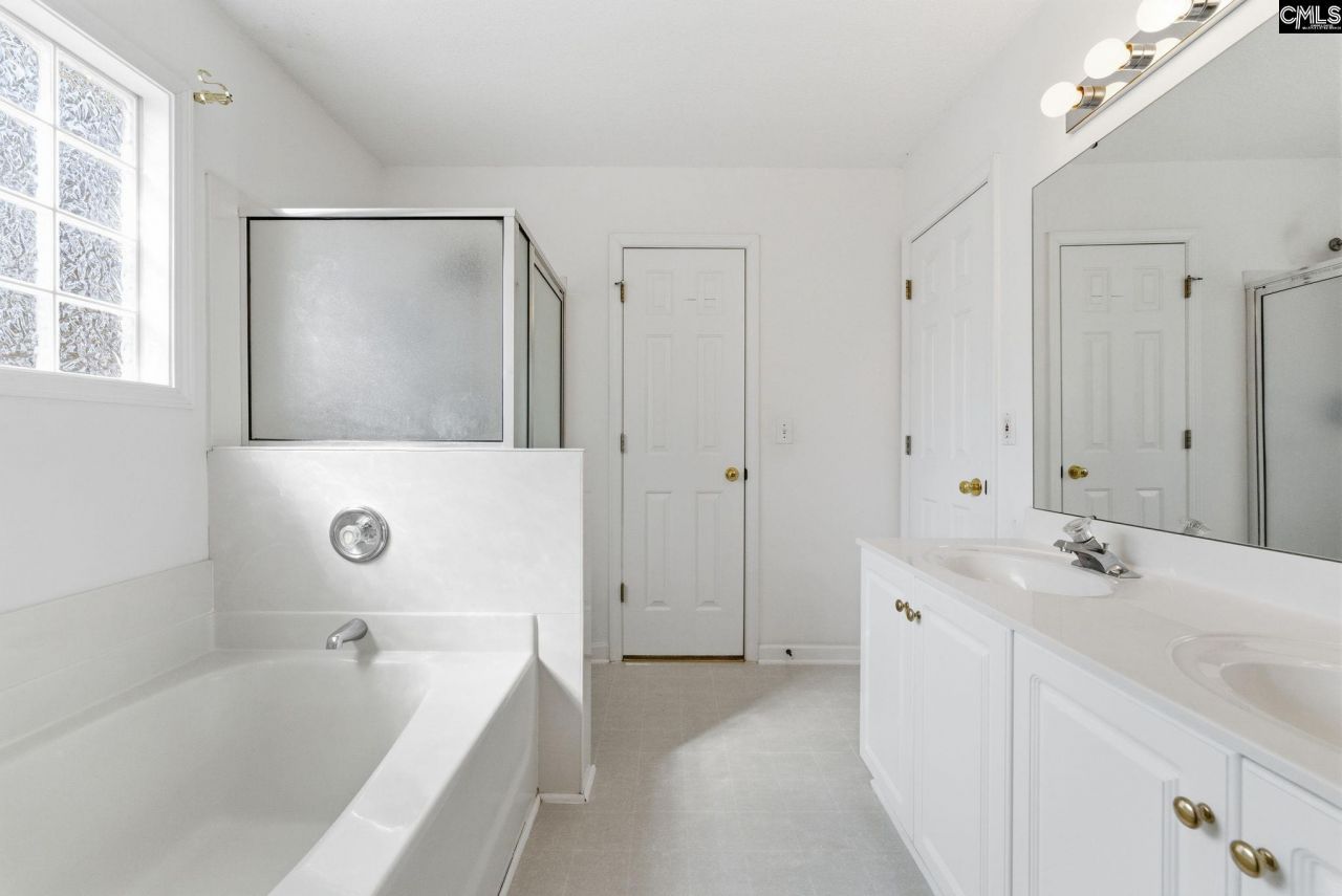 321 Delaine Woods Drive Photo 36