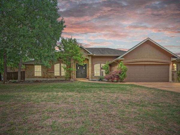 605 River Oaks DR, Austin, TX 78748