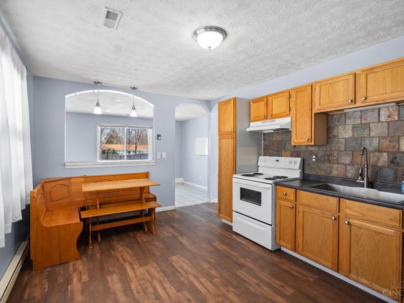 1502 Royal Oak Court, Goshen, OH 45140 Photo 5