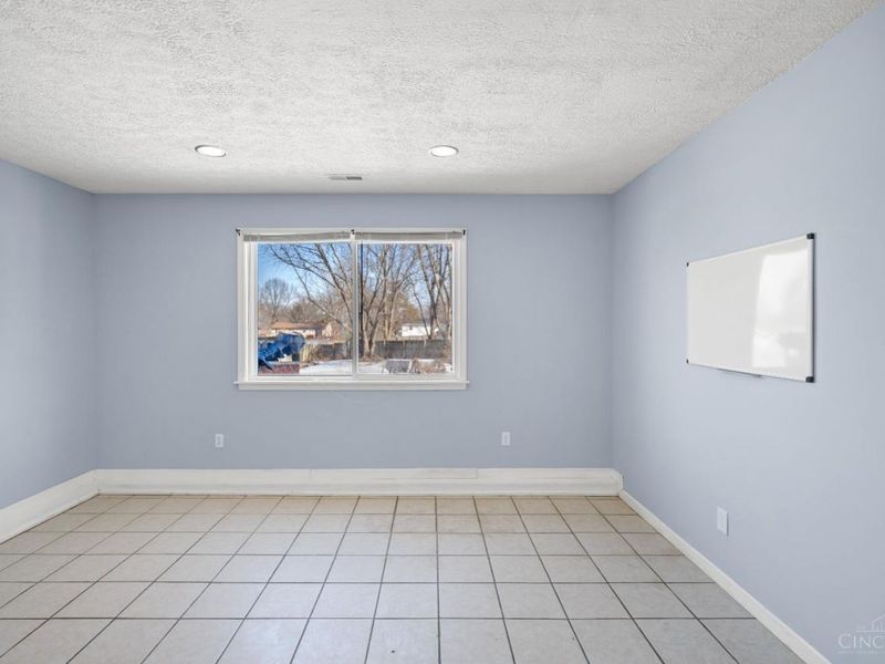 1502 Royal Oak Court, Goshen, OH 45140 Photo 8