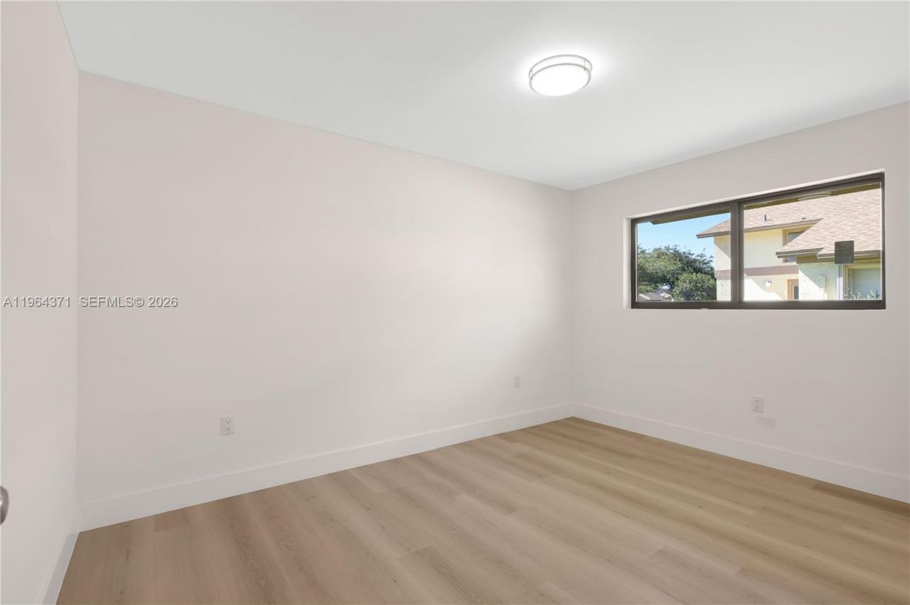 10675 NW 30th Pl , Unit 1, Sunrise, FL 33322 Photo