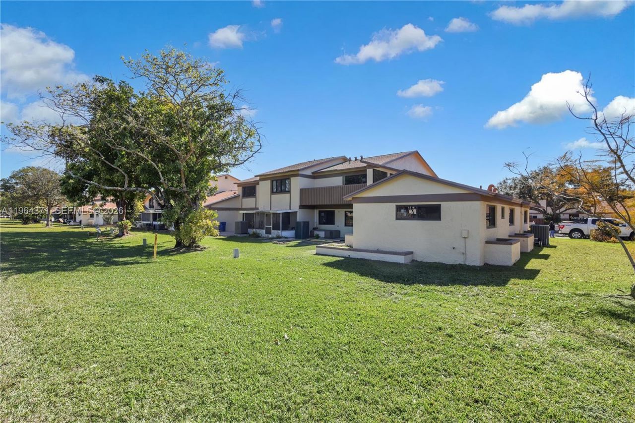 10675 NW 30th Pl , Unit 1, Sunrise, FL 33322 Photo
