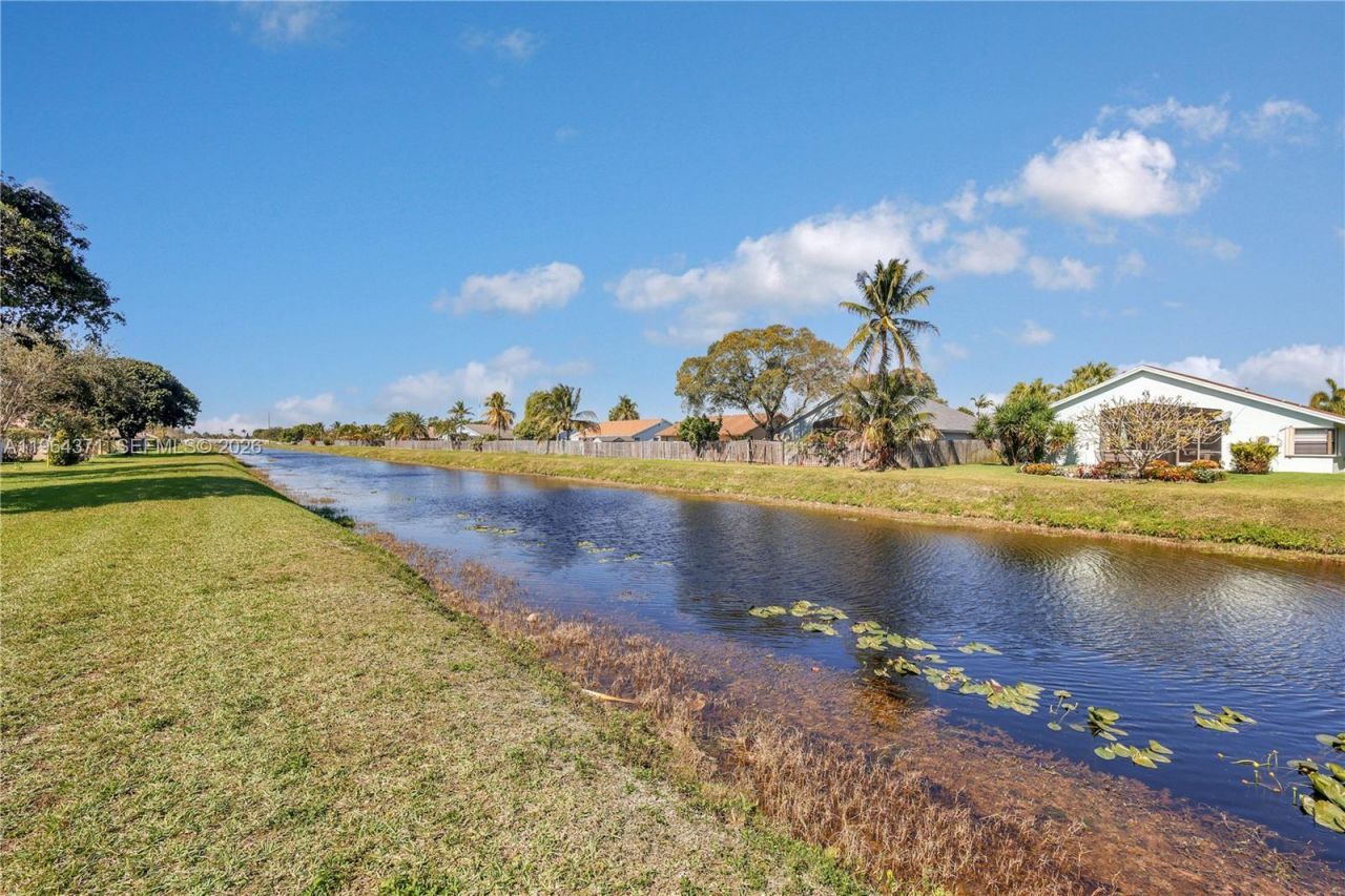 10675 NW 30th Pl , Unit 1, Sunrise, FL 33322 Photo