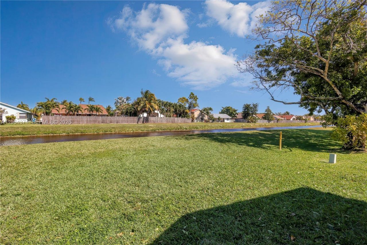 10675 NW 30th Pl , Unit 1, Sunrise, FL 33322 Photo