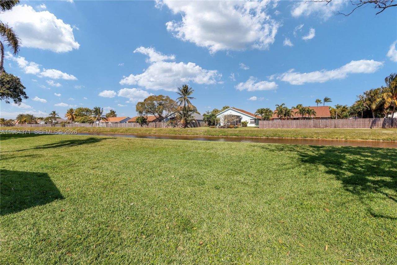 10675 NW 30th Pl , Unit 1, Sunrise, FL 33322 Photo