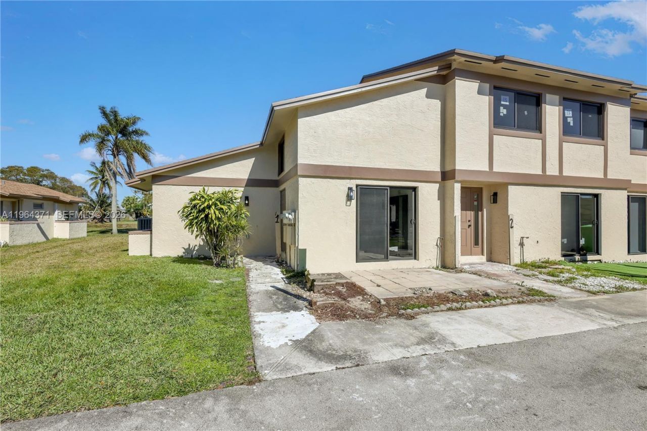 10675 NW 30th Pl , Unit 1, Sunrise, FL 33322 Photo