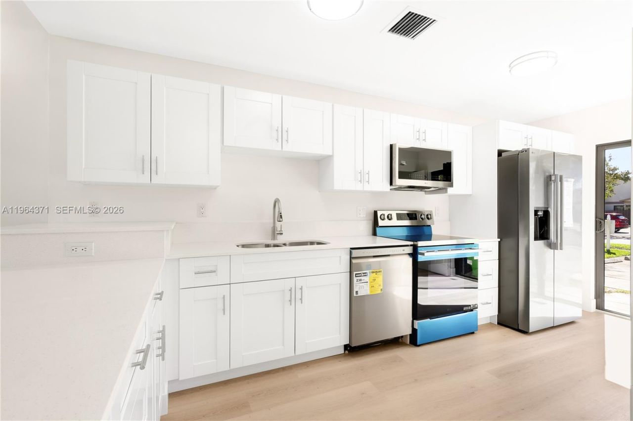 10675 NW 30th Pl , Unit 1, Sunrise, FL 33322 Photo