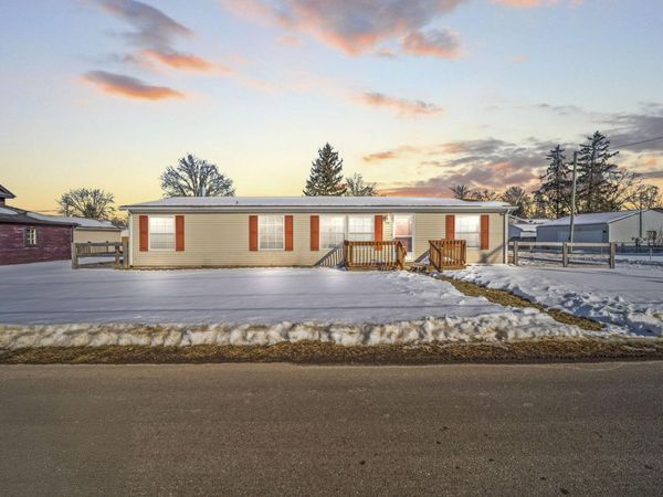 139 Myers Avenue, Buckeye Lake, OH 43008