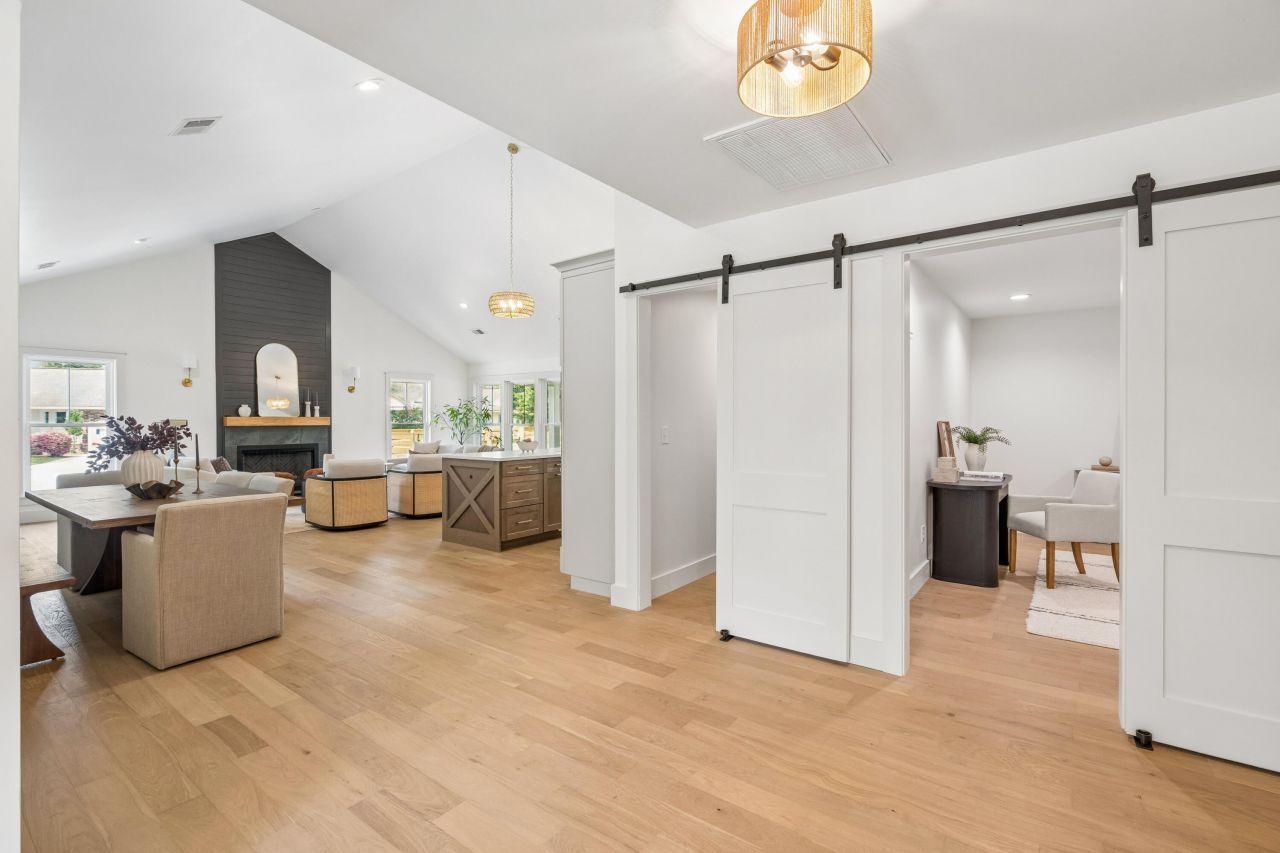 980 Cottingham Drive Photo 10