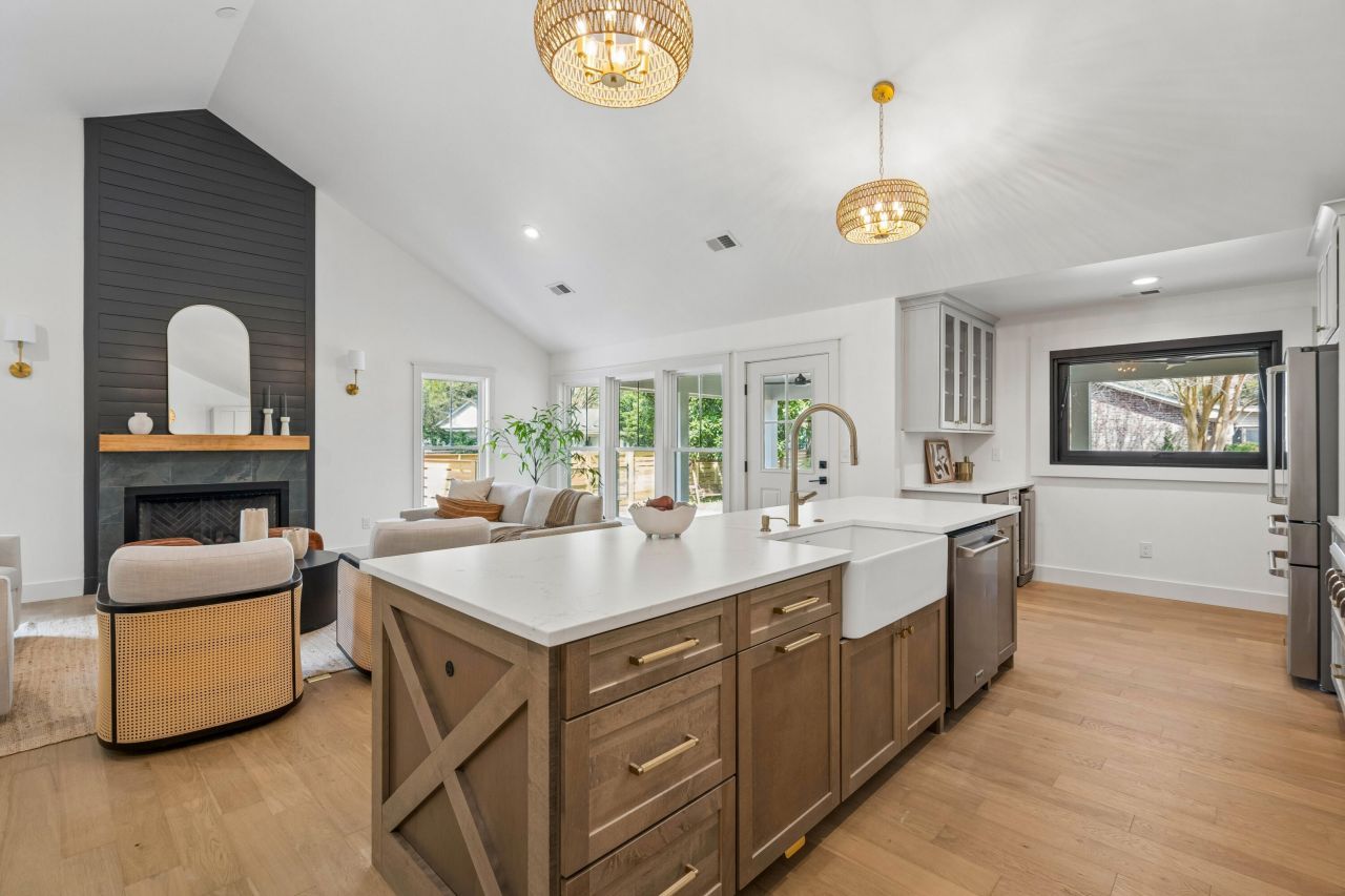 980 Cottingham Drive Photo 12