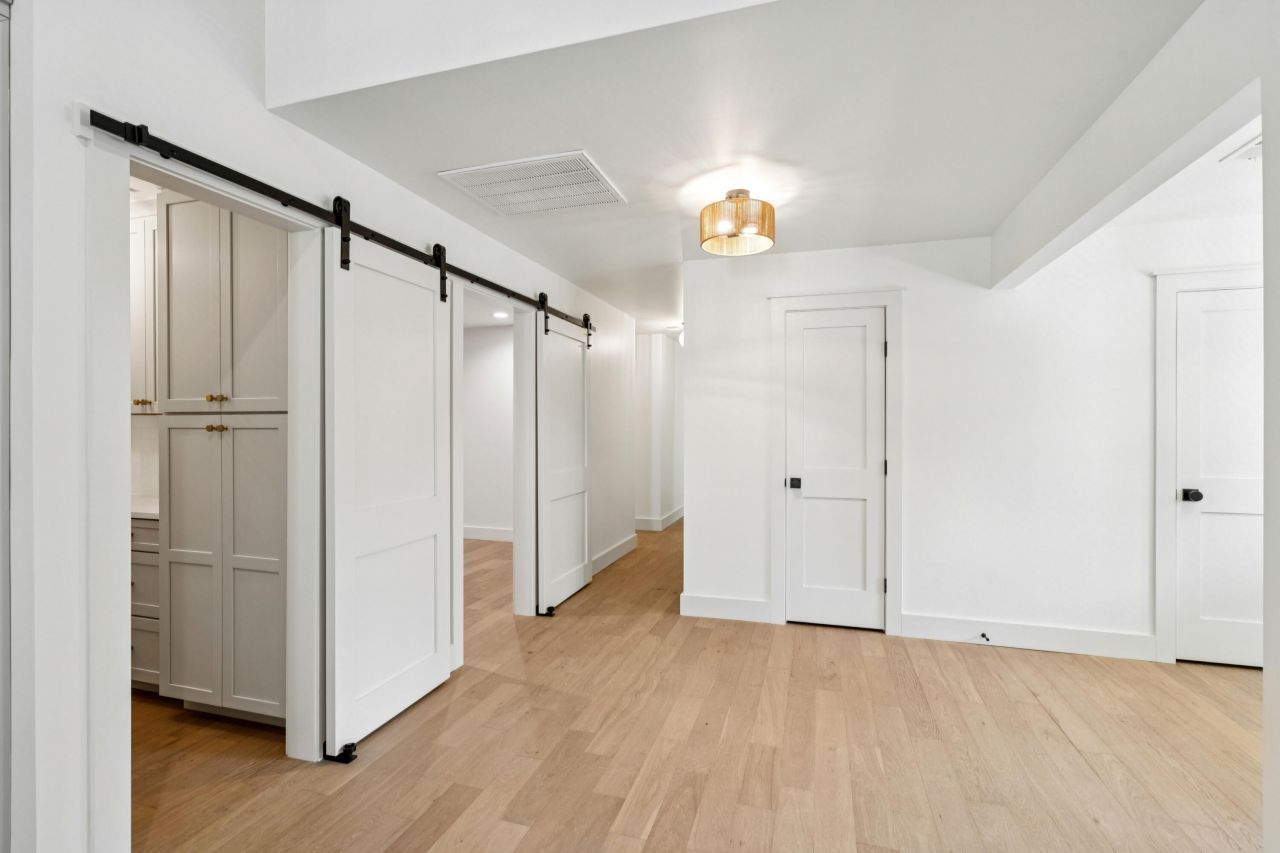 980 Cottingham Drive Photo 12