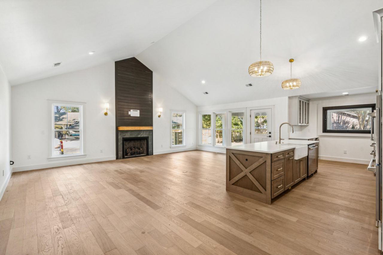 980 Cottingham Drive Photo 13