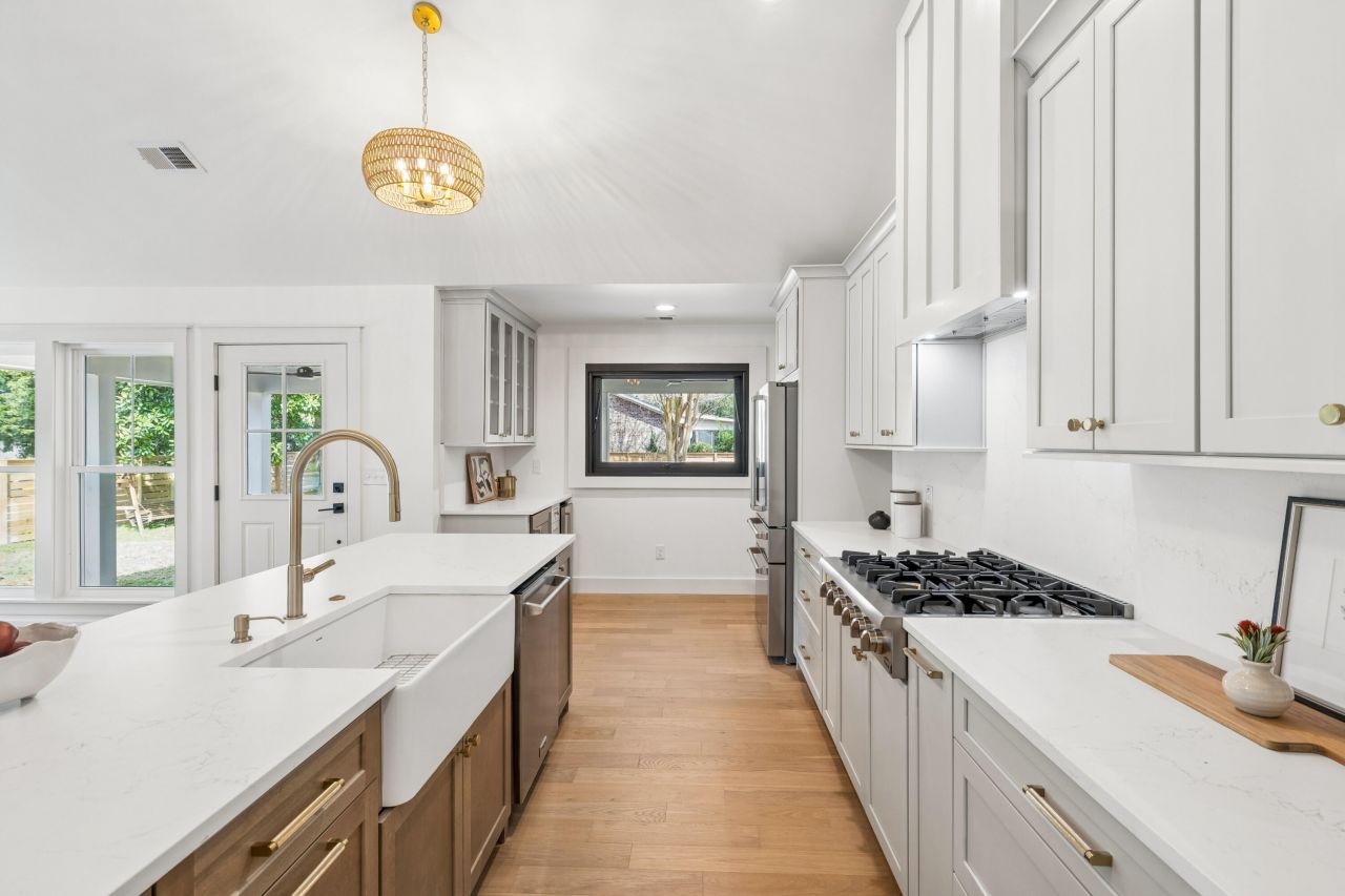 980 Cottingham Drive Photo 14