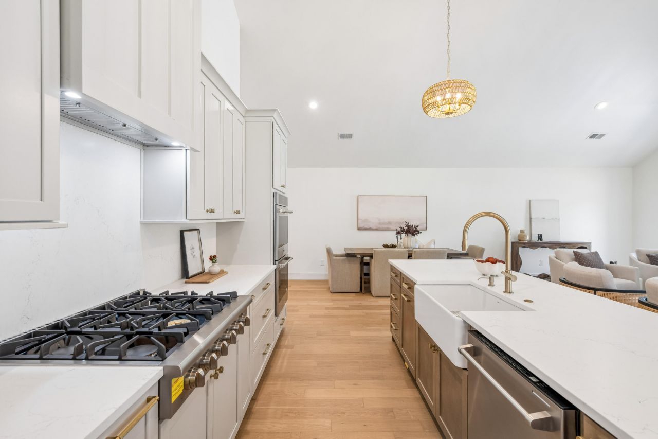 980 Cottingham Drive Photo 15