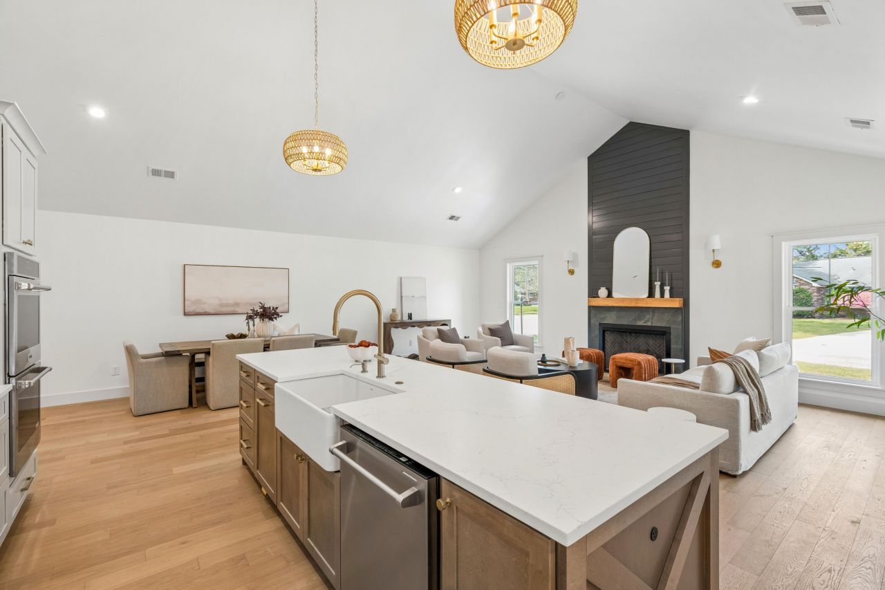 980 Cottingham Drive Photo 16