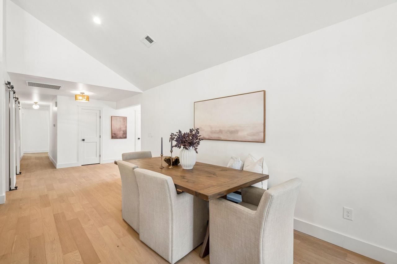 980 Cottingham Drive Photo 24