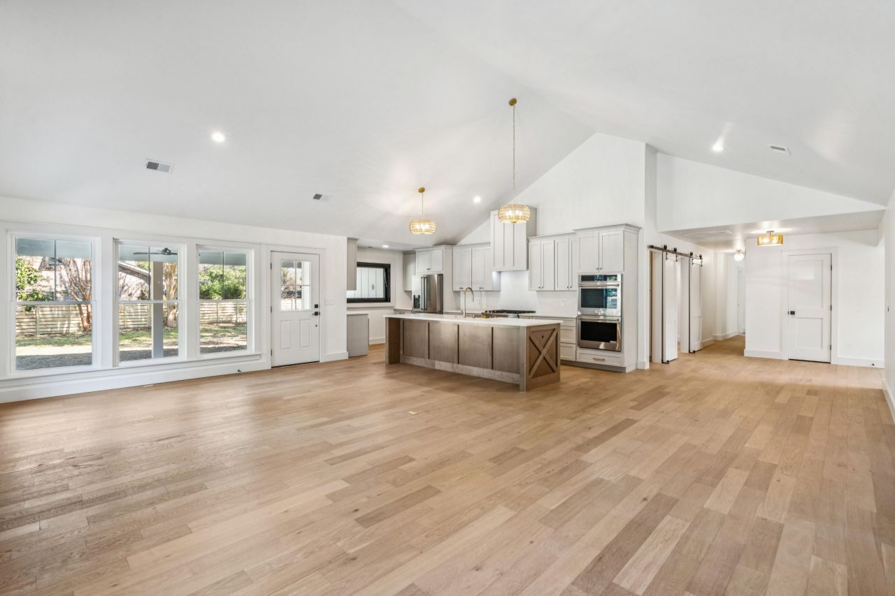 980 Cottingham Drive Photo 24