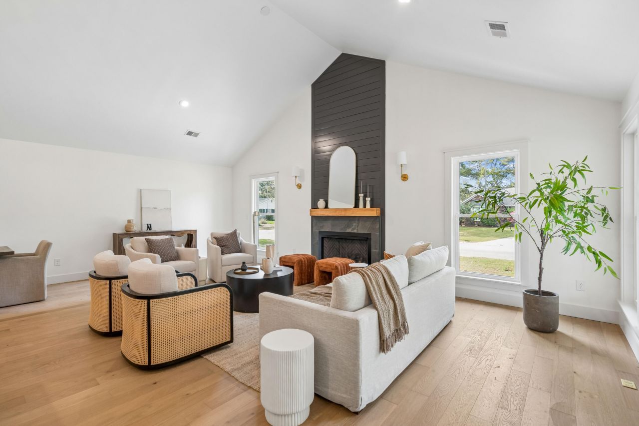 980 Cottingham Drive Photo 27