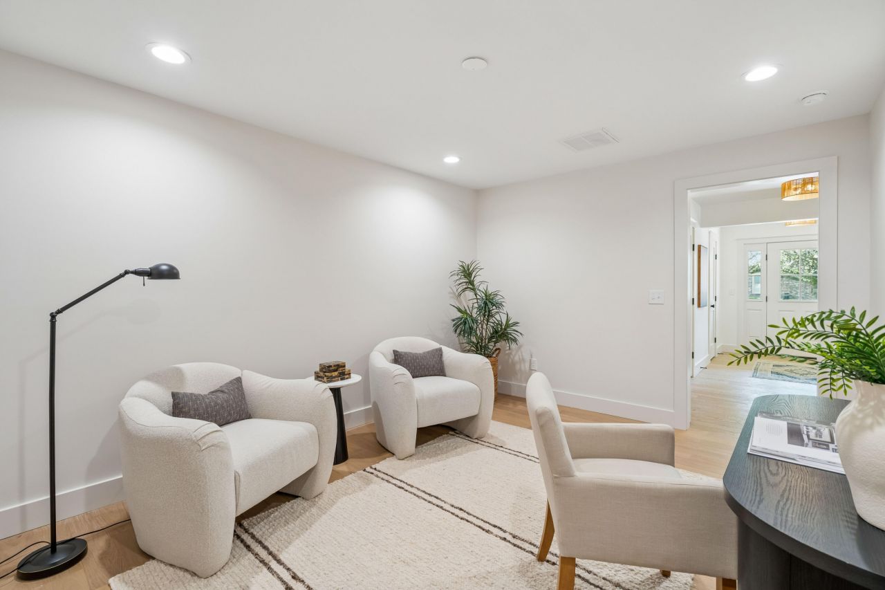 980 Cottingham Drive Photo 31