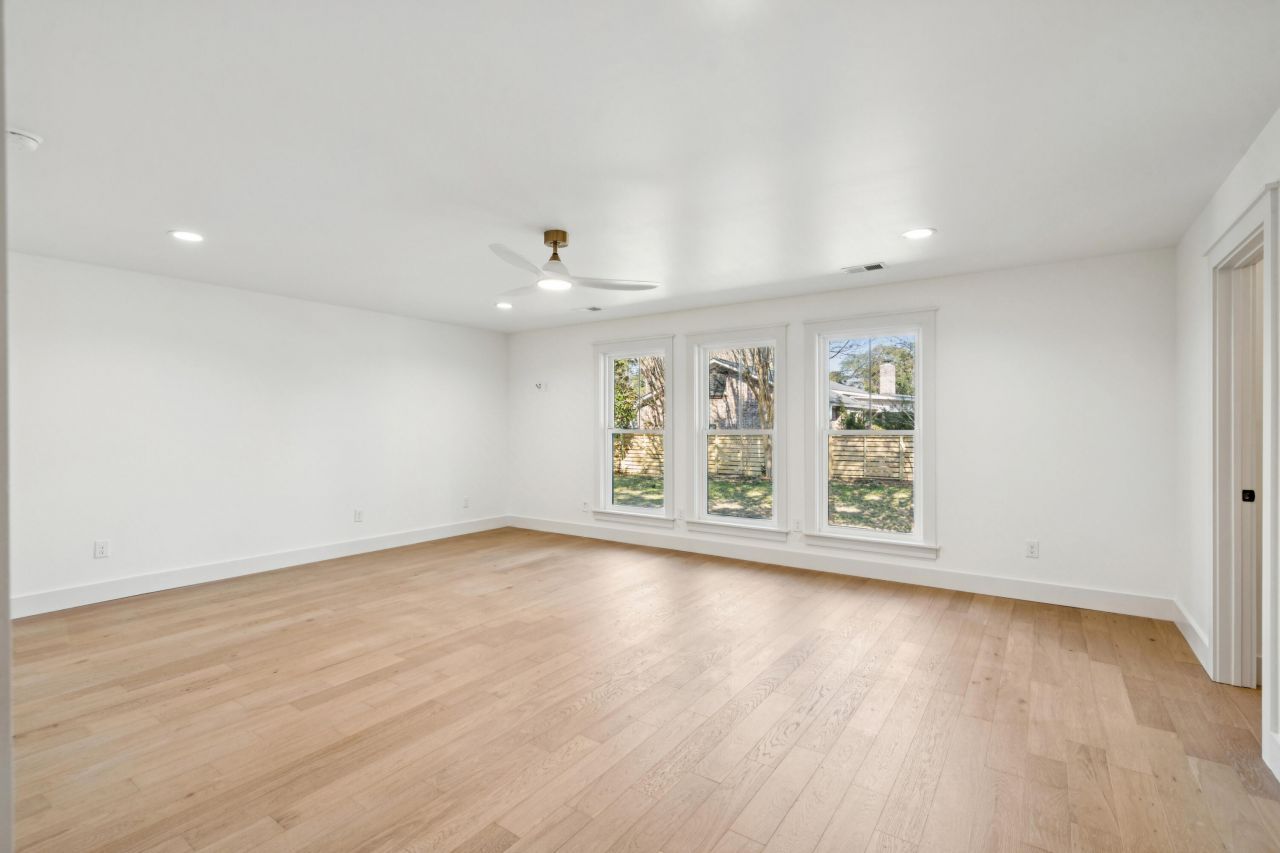 980 Cottingham Drive Photo 31