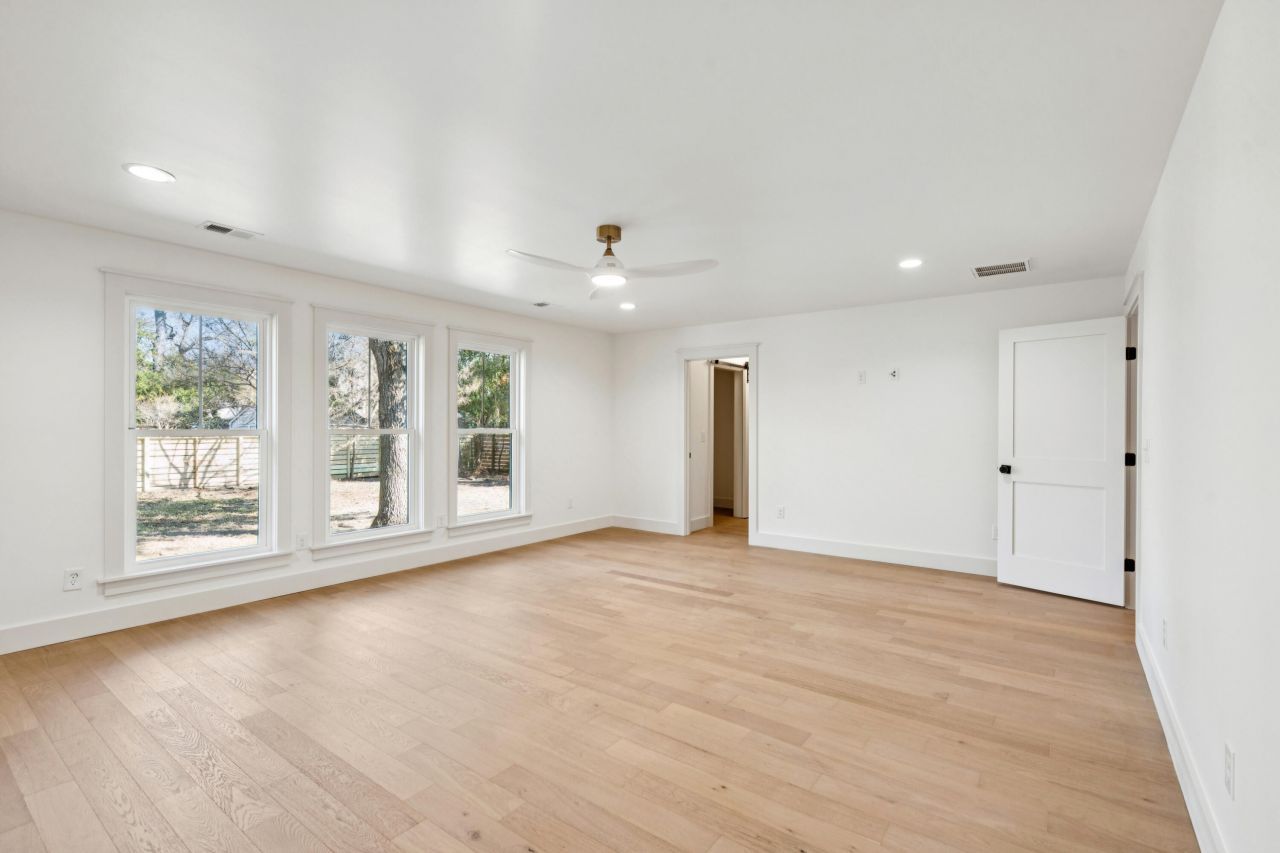 980 Cottingham Drive Photo 33