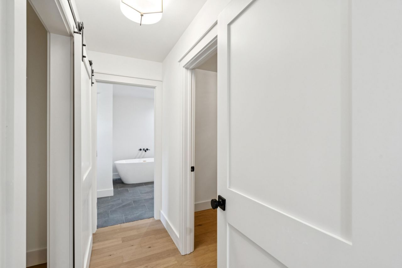 980 Cottingham Drive Photo 34