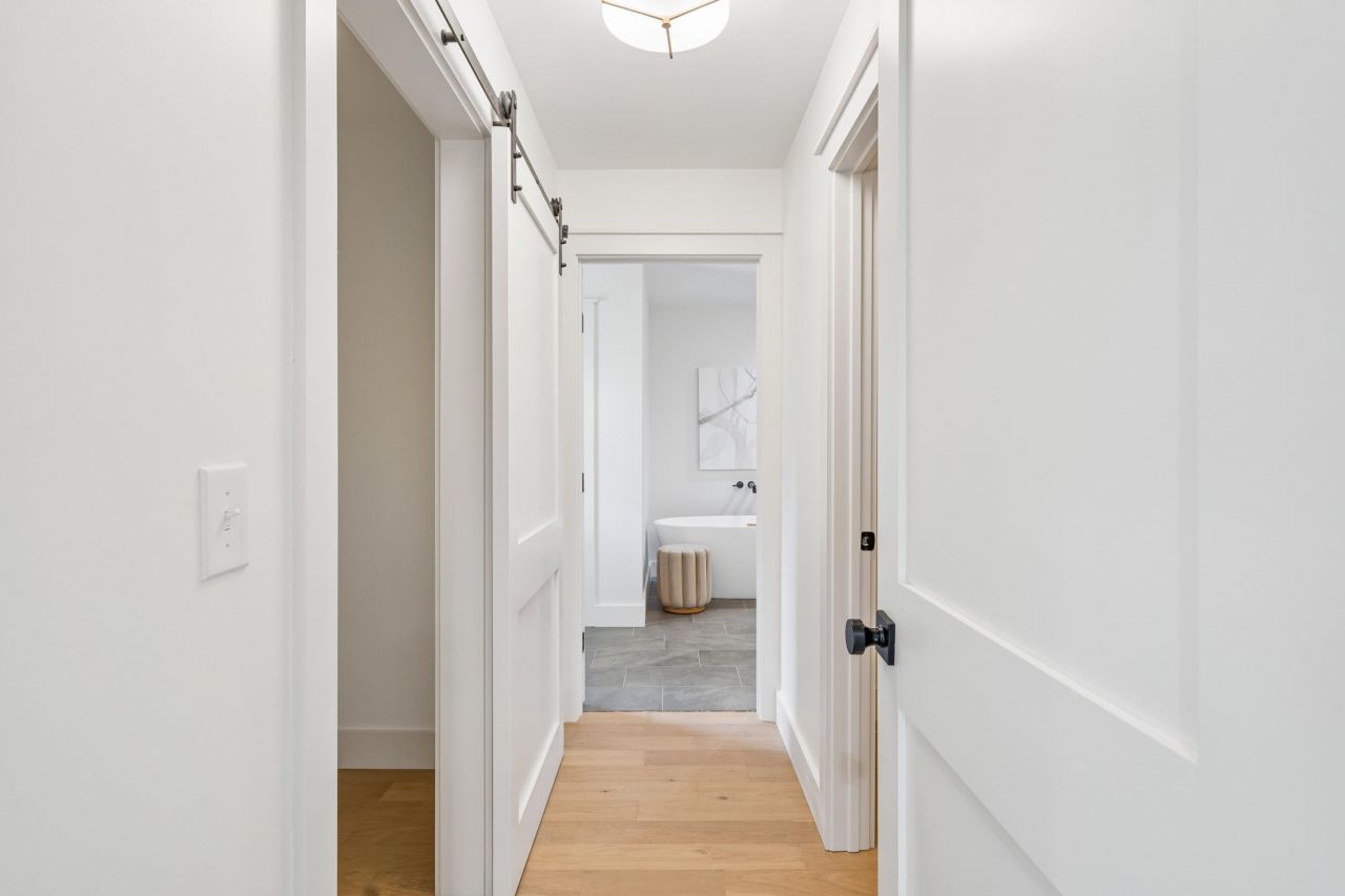 980 Cottingham Drive Photo 37