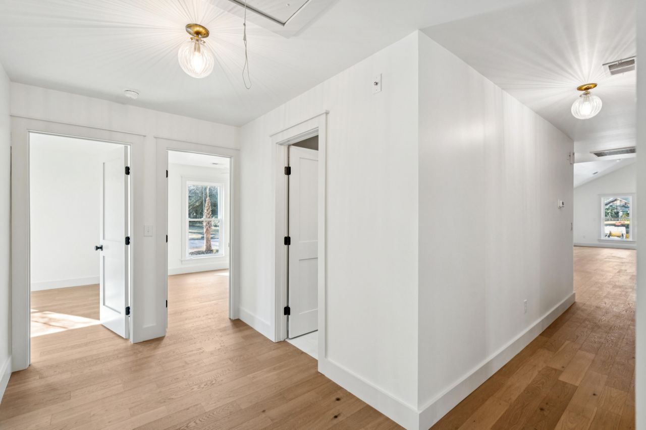 980 Cottingham Drive Photo 43