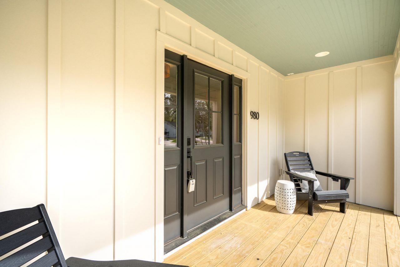 980 Cottingham Drive Photo 7