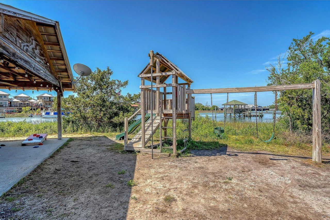 980 Cottingham Drive Photo 76