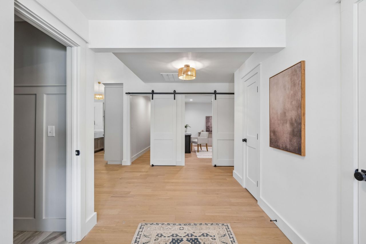 980 Cottingham Drive Photo 8