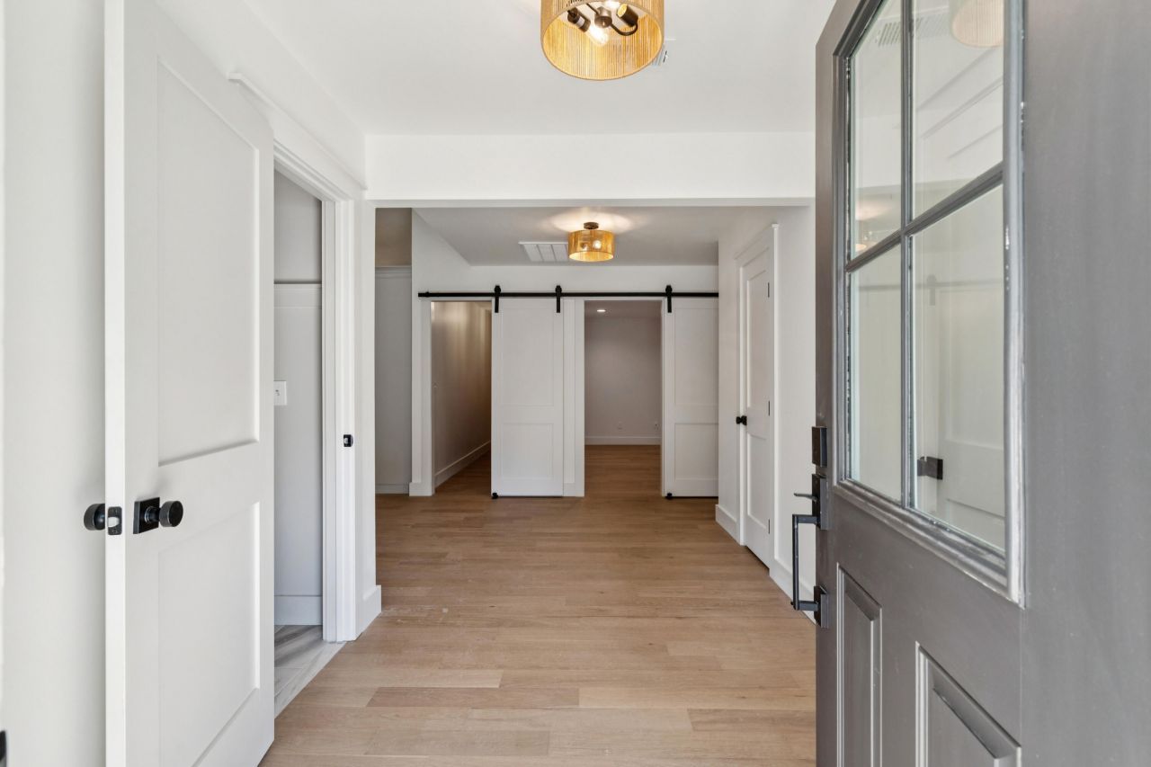 980 Cottingham Drive Photo 8