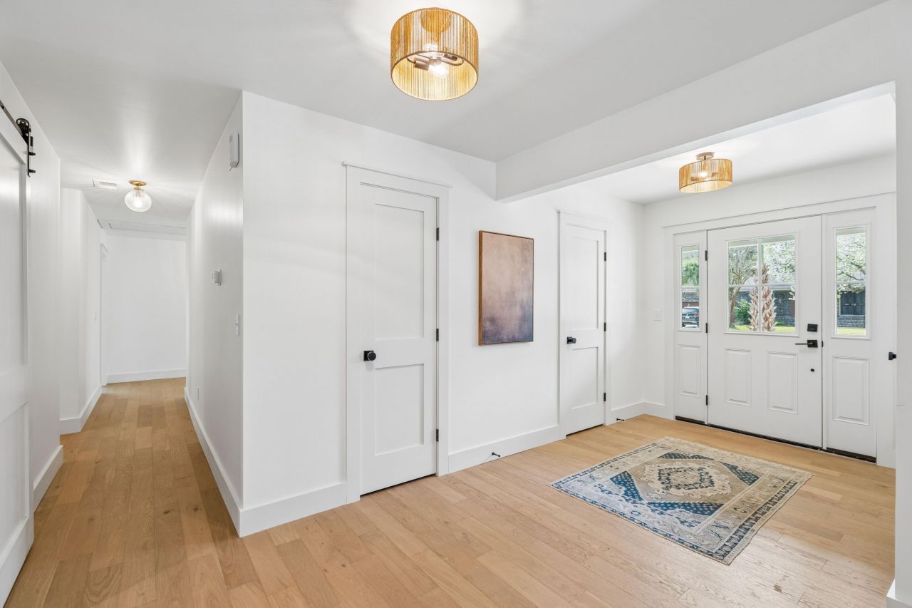 980 Cottingham Drive Photo 9