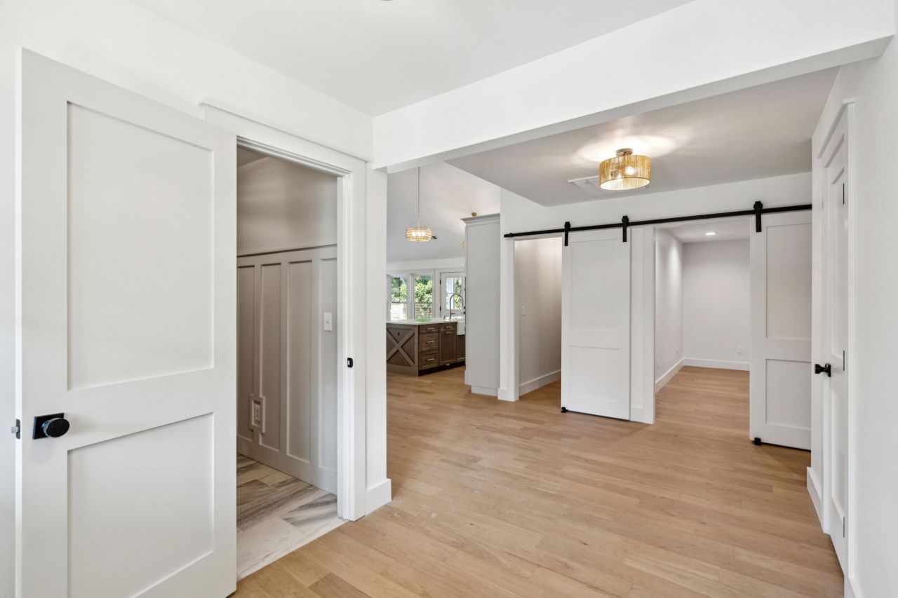 980 Cottingham Drive Photo 9