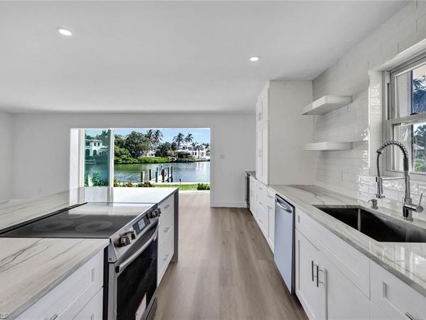 1910 Gulf Shore BLVD N, Unit 107, NAPLES, Fl 34102