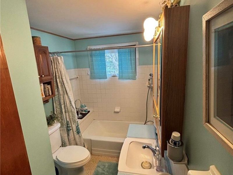 249 Liberty Street E, East Canton, OH 44730 Photo 10