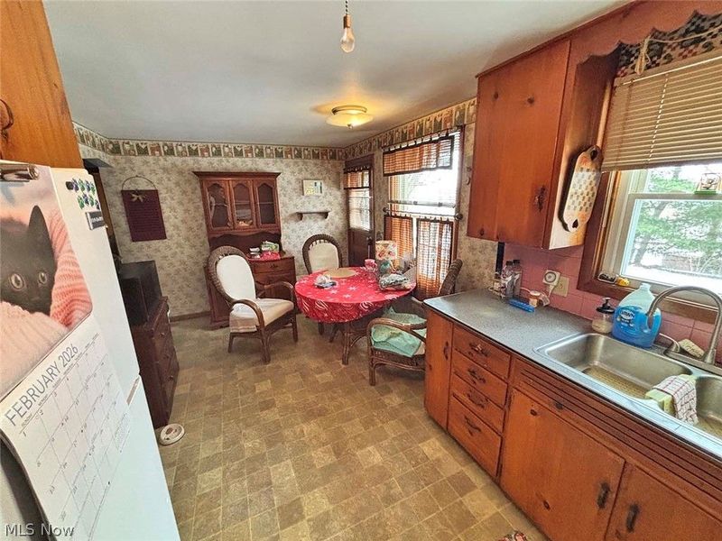 249 Liberty Street E, East Canton, OH 44730 Photo 3