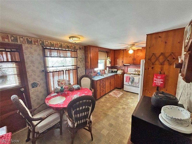 249 Liberty Street E, East Canton, OH 44730 Photo 4