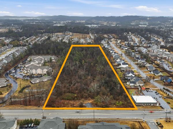 7521 Shallowford Road, Chattanooga, TN 37421