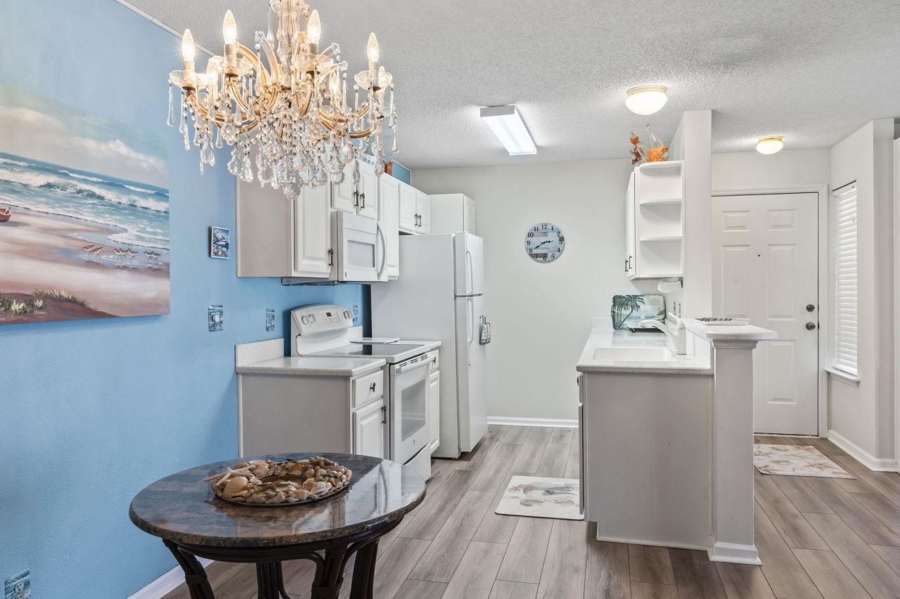 8835 Chandler Dr. Photo 11