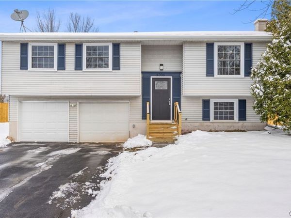 5006 Dahlia Circle, Liverpool, NY 13088