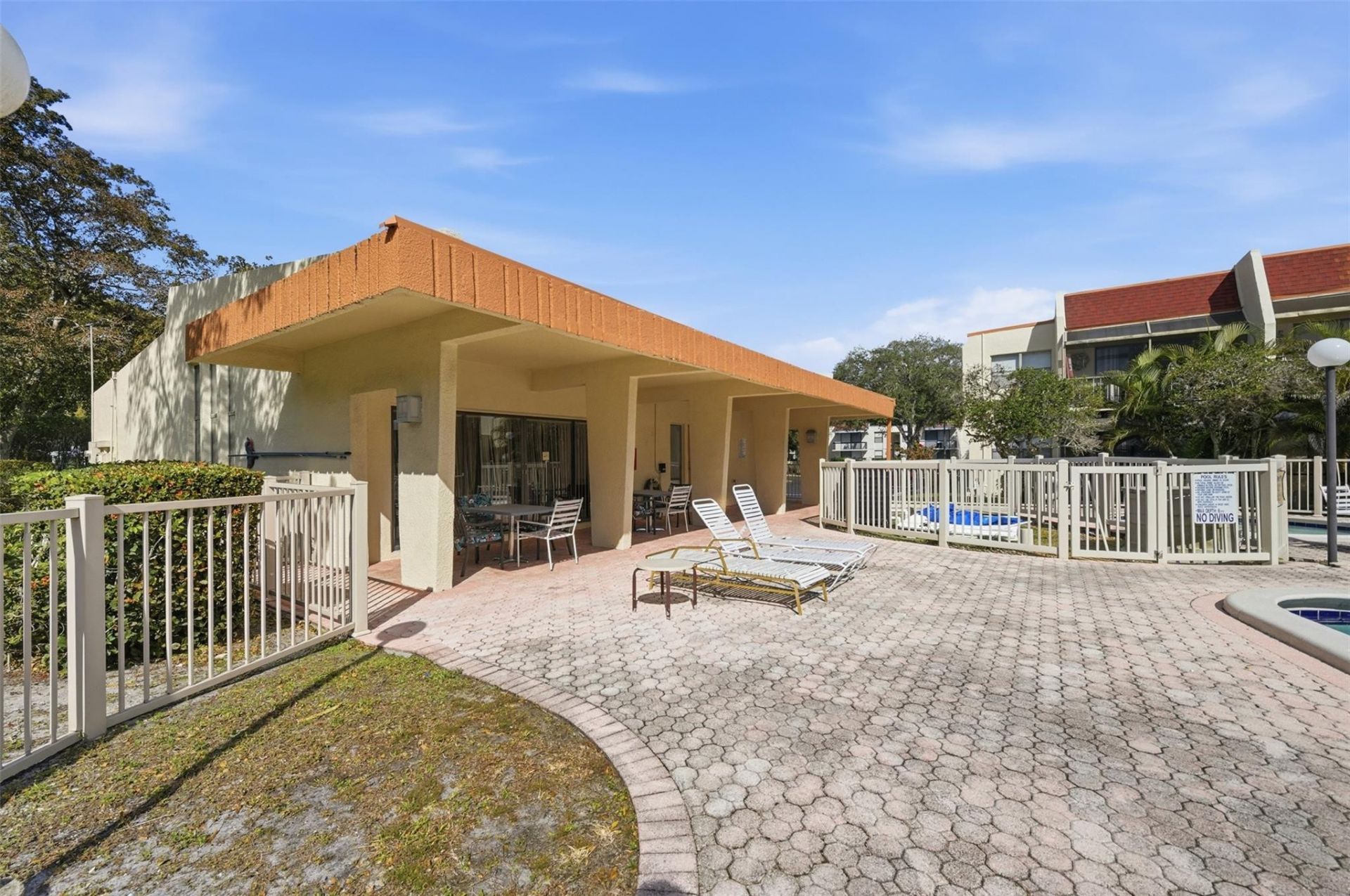 301 N Pine Island Road, Unit 217, Plantation, FL 33324 Photo