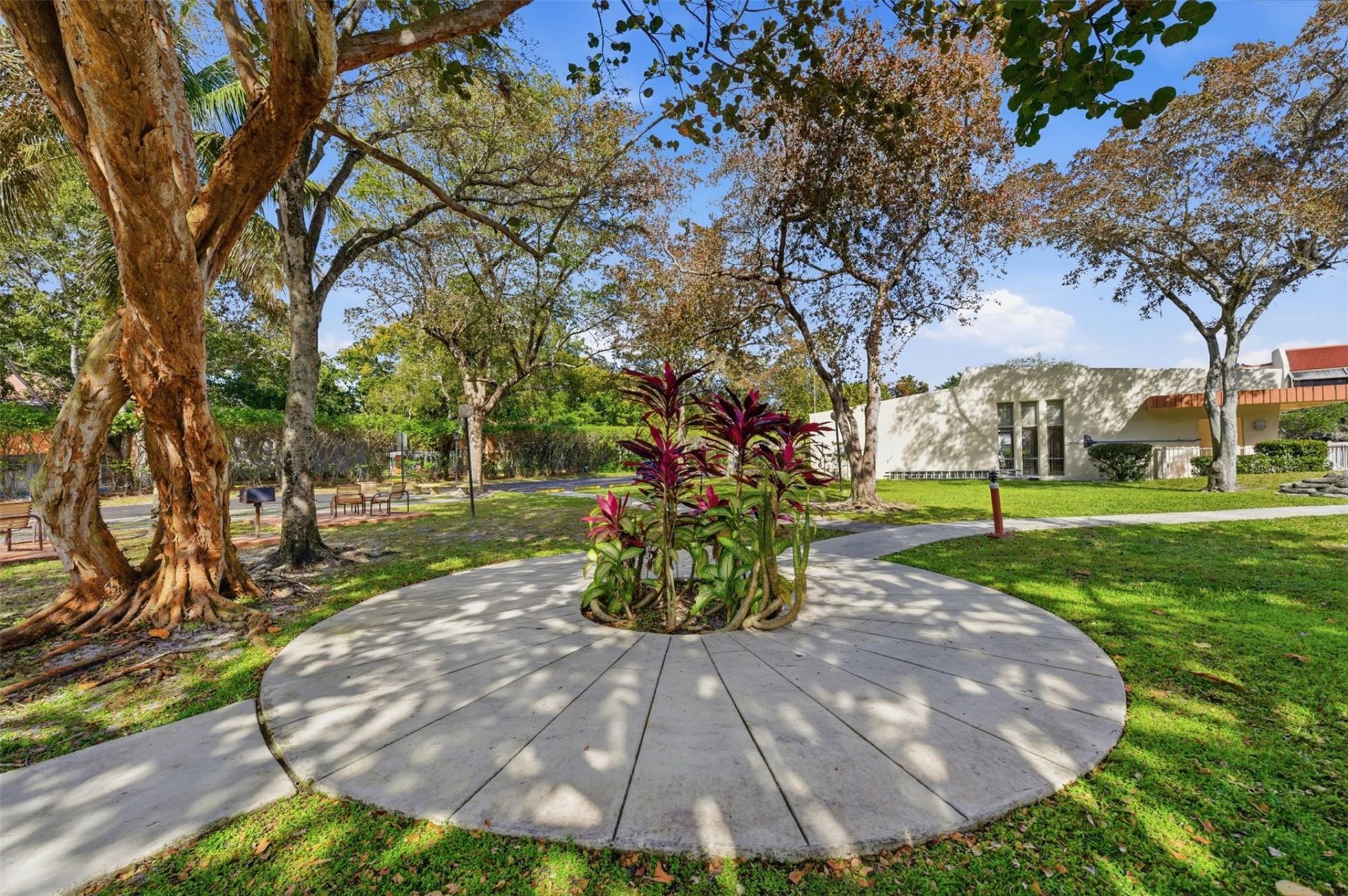 301 N Pine Island Road, Unit 217, Plantation, FL 33324 Photo