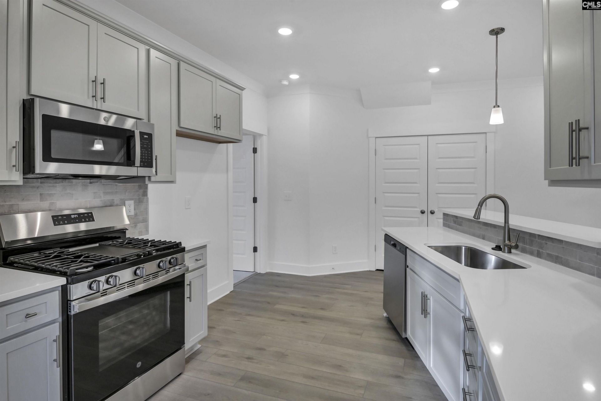 500 Adelaide Court Photo 12